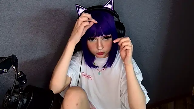 Snapshot of YunaLeaf chatting on June 2026 10:23:02 PM YunaLeaf online show from June 2026 10:23:02 PM