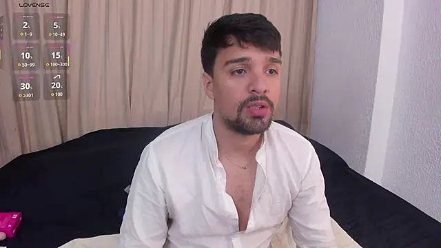Snapshot of max_ed chatting on June 2026 04:02:02 AM max ed online show from June 2026 04:02:02 AM