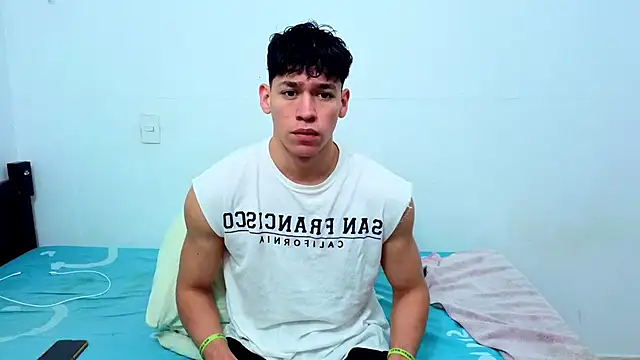 Snapshot of Luke_Muscle chatting on June 2026 03:11:01 PM Luke Muscle online show from June 2026 03:11:01 PM