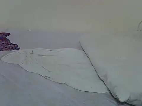 Snapshot of creamypetite chatting on June 2026 09:57:02 PM creamypetite online show from June 2026 09:57:02 PM