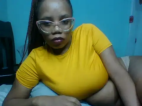 Snapshot of Tatianaluu chatting on May 2026 06:21:02 AM Tatianaluu online show from May 2026 06:21:02 AM