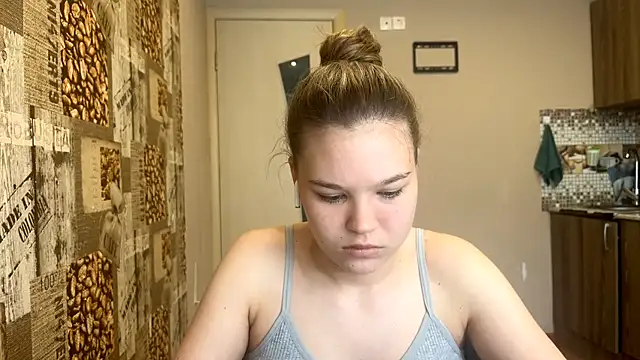 Snapshot of HellyRay chatting on June 2026 01:24:02 PM HellyRay online show from June 2026 01:24:02 PM