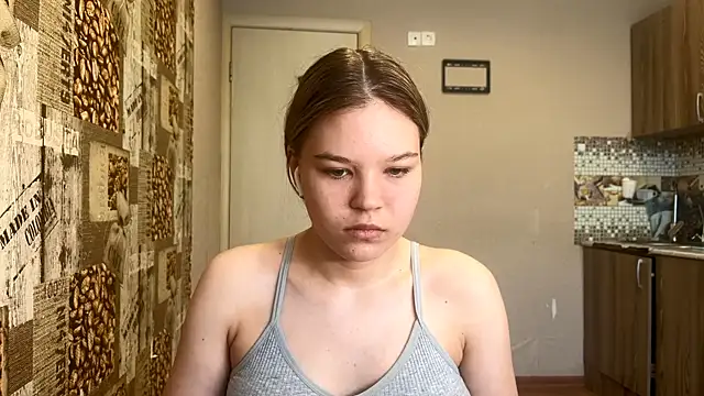 Snapshot of HellyRay chatting on June 2026 01:06:02 PM HellyRay online show from June 2026 01:06:02 PM