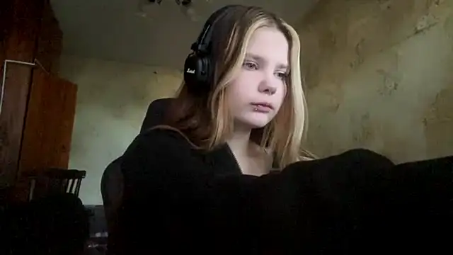 Snapshot of SusanaLeichty chatting on June 2026 05:30:02 AM SusanaLeichty online show from June 2026 05:30:02 AM