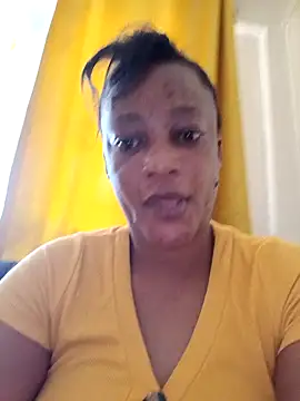 QueenLave online show from May 2026 01:28:01 PM
