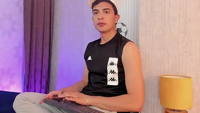 Snapshot of willy_diamond chatting on July 2026 07:57:01 PM willy diamond online show from July 2026 07:57:01 PM