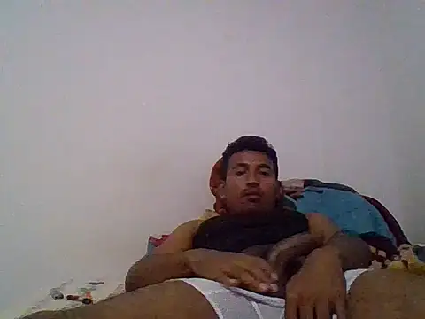 Snapshot of LeonMarcus chatting on May 2026 01:22:01 AM LeonMarcus online show from May 2026 01:22:01 AM