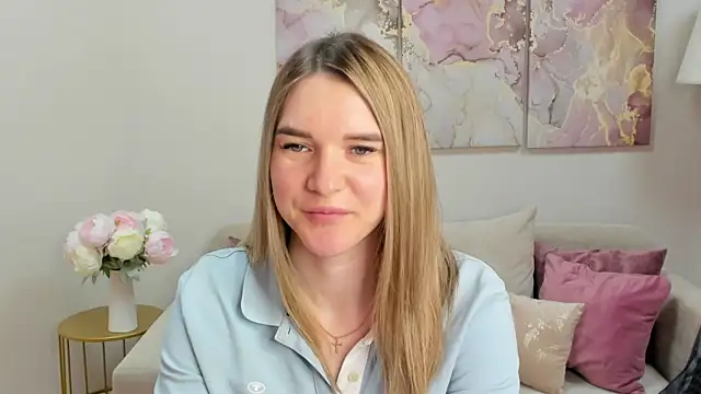 RoxyReignn online show from June 2026 10:08:01 PM