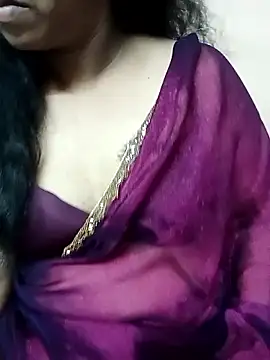 Snapshot of roopa__ chatting on June 2026 01:24:02 PM roopa online show from June 2026 01:24:02 PM