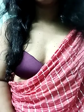 Snapshot of roopa__ chatting on June 2026 02:23:02 AM roopa online show from June 2026 02:23:02 AM