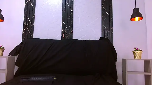 Snapshot of Maximiliano_Stronge chatting on June 2026 07:25:01 PM Maximiliano Stronge online show from June 2026 07:25:01 PM