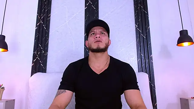 Snapshot of Maximiliano_Stronge chatting on June 2026 07:12:01 PM Maximiliano Stronge online show from June 2026 07:12:01 PM