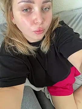 kira235 online show from August 2026 02:05:02 PM