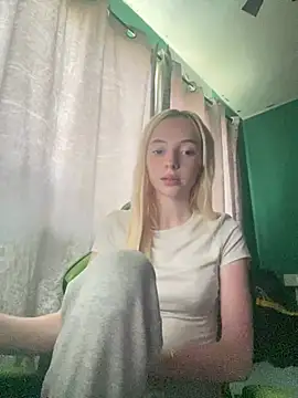 Snapshot of Glowing_Manny_Riah chatting on May 2026 05:51:01 PM Glowing Manny Riah online show from May 2026 05:51:01 PM