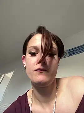 Quenn667 online show from June 2026 05:40:02 PM