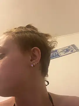 Quenn667 online show from July 2026 09:43:01 PM