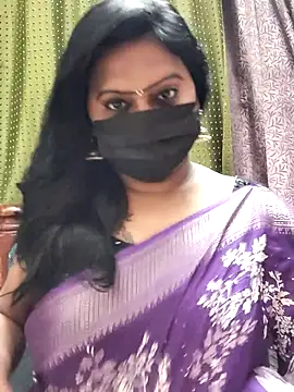Snapshot of Meera_mia chatting on June 2026 01:32:02 AM Meera mia online show from June 2026 01:32:02 AM