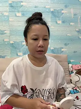 Snapshot of LINDA_HD chatting on June 2026 01:34:02 PM LINDA HD online show from June 2026 01:34:02 PM
