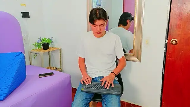 Snapshot of Liamdelrey chatting on July 2026 05:34:01 AM Liamdelrey online show from July 2026 05:34:01 AM