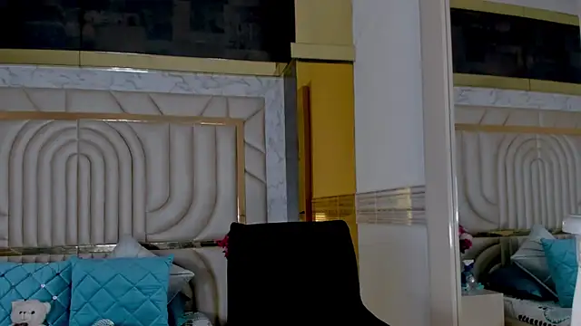 Shalom Banks online show from June 2026 08:47:01 PM
