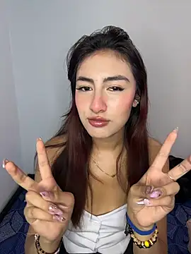 Snapshot of velariasoft_ chatting on May 2026 04:04:01 PM velariasoft online show from May 2026 04:04:01 PM