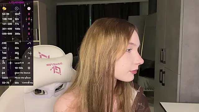 OpheliaVoss online show from July 2026 06:24:02 PM