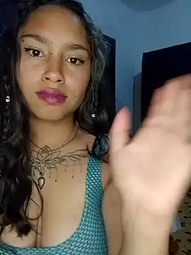 Snapshot of Evangeline_Salas chatting on May 2026 04:31:01 AM Evangeline Salas online show from May 2026 04:31:01 AM