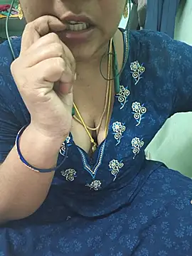 Snapshot of Tamil-kaviya98 chatting on June 2026 07:42:01 AM Tamil-kaviya98 online show from June 2026 07:42:01 AM