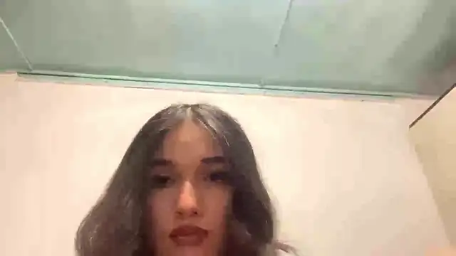 Snapshot of LisetteParajon chatting on May 2026 04:15:01 PM LisetteParajon online show from May 2026 04:15:01 PM