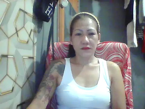 Snapshot of pinayheartaker chatting on June 2026 12:46:01 AM pinayheartaker online show from June 2026 12:46:01 AM