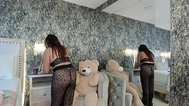 JazmiiMilf online show from June 2026 12:39:01 PM