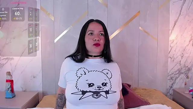 Snapshot of AlmaRose__ chatting on June 2026 08:01:02 PM AlmaRose online show from June 2026 08:01:02 PM