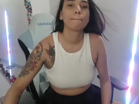 Snapshot of Lola_rush chatting on July 2026 05:59:02 PM Lola rush online show from July 2026 05:59:02 PM