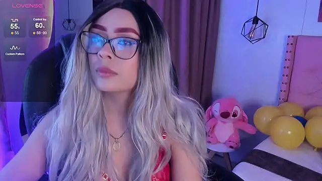 Snapshot of miafox__ chatting on June 2026 04:24:02 AM miafox online show from June 2026 04:24:02 AM