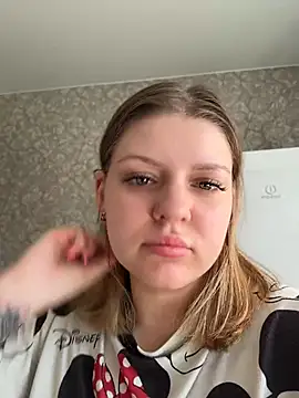 AnikaXRose online show from May 2026 10:44:01 AM