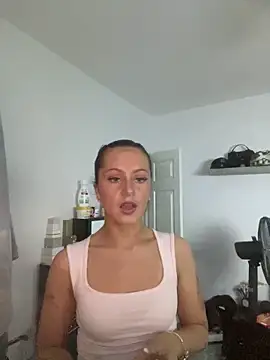 Snapshot of PoisonIvy_x chatting on June 2026 08:22:02 PM PoisonIvy x online show from June 2026 08:22:02 PM