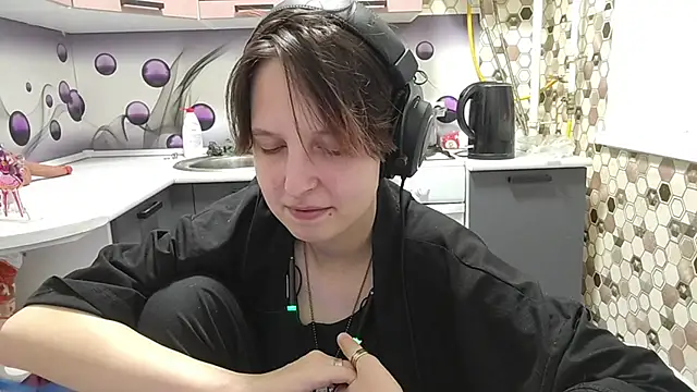 Snapshot of Saranade chatting on June 2026 05:39:02 PM Saranade online show from June 2026 05:39:02 PM