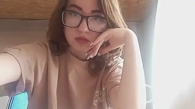 Snapshot of OliviaMoment chatting on June 2026 09:11:02 AM OliviaMoment online show from June 2026 09:11:02 AM