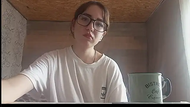 Snapshot of OliviaMoment chatting on July 2026 08:22:01 AM OliviaMoment online show from July 2026 08:22:01 AM