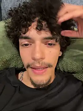 Snapshot of Uhhyuhhhhh chatting on June 2026 04:47:01 AM Uhhyuhhhhh online show from June 2026 04:47:01 AM