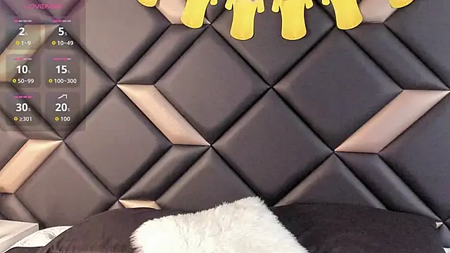AdrianaHarlow online show from July 2026 07:13:01 PM