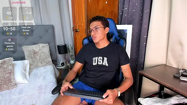 Snapshot of Camilo_Santoss chatting on June 2026 12:36:01 PM Camilo Santoss online show from June 2026 12:36:01 PM