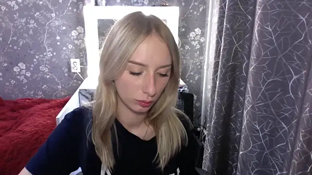 Snapshot of JennaLomeri chatting on June 2026 11:37:02 AM JennaLomeri online show from June 2026 11:37:02 AM