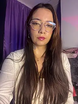 Snapshot of arilynn_ chatting on July 2026 04:52:02 AM arilynn online show from July 2026 04:52:02 AM