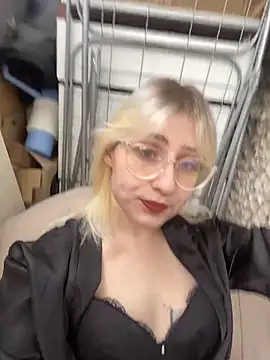 xp blondie online show from June 2026 06:20:01 AM