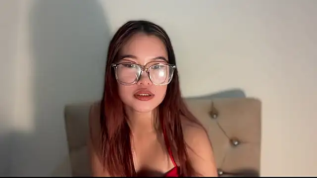 Snapshot of elonarae chatting on June 2026 06:11:01 AM elonarae online show from June 2026 06:11:01 AM