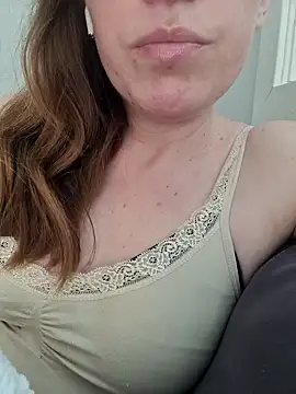 Lunaswee online show from June 2026 05:36:02 PM