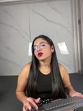 ValentinaLuciana online show from June 2026 01:22:01 PM