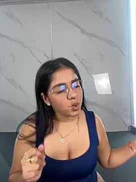 ValentinaLuciana online show from June 2026 01:20:02 PM