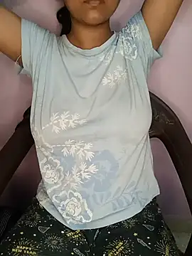 MissRiyaLive online show from July 2026 01:04:01 PM